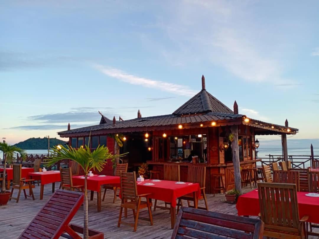 Parapat Water Village Resort Семпорна Екстериор снимка