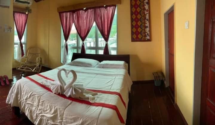 Parapat Water Village Resort Семпорна Екстериор снимка