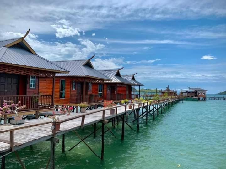 Parapat Water Village Resort Семпорна Екстериор снимка