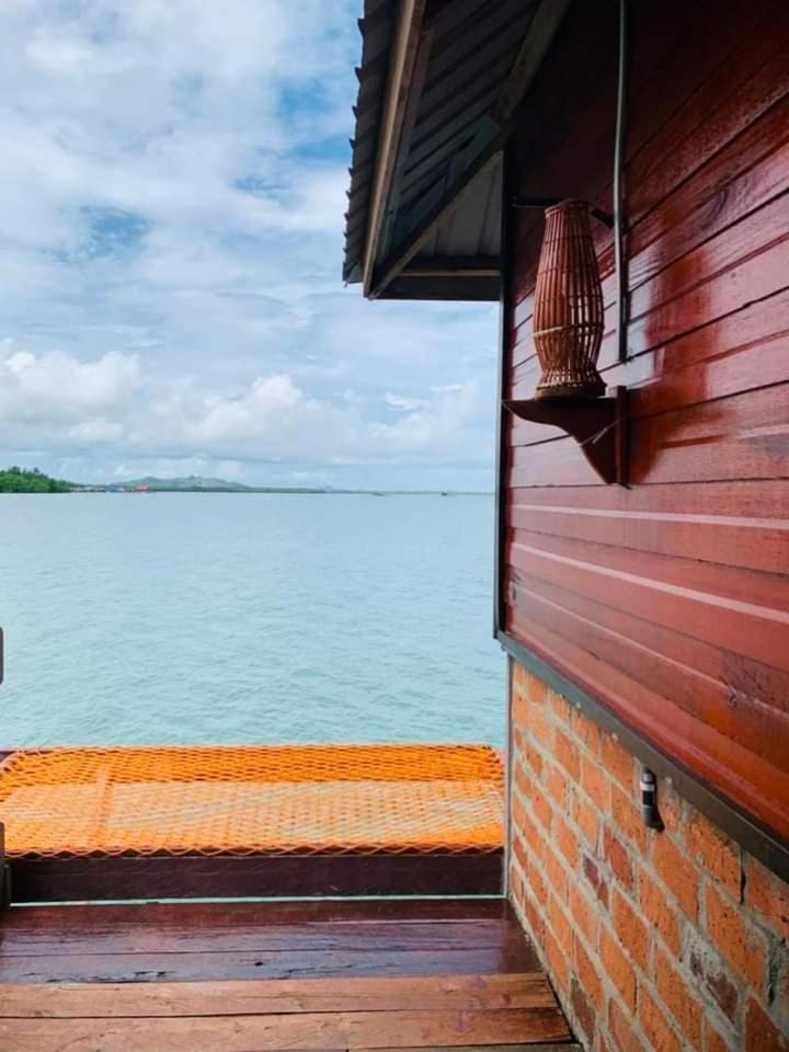 Parapat Water Village Resort Семпорна Екстериор снимка